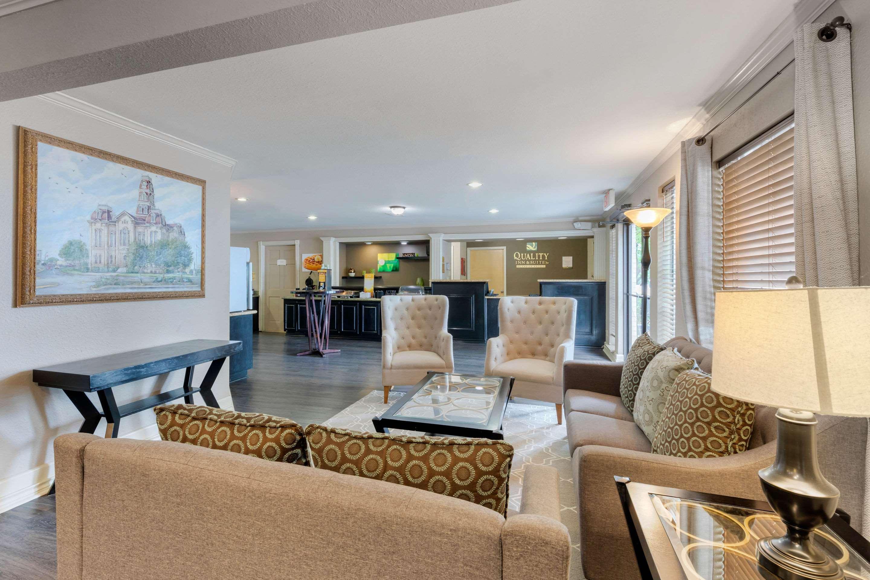 Quality Inn & Suites ويذرفورد المظهر الخارجي الصورة