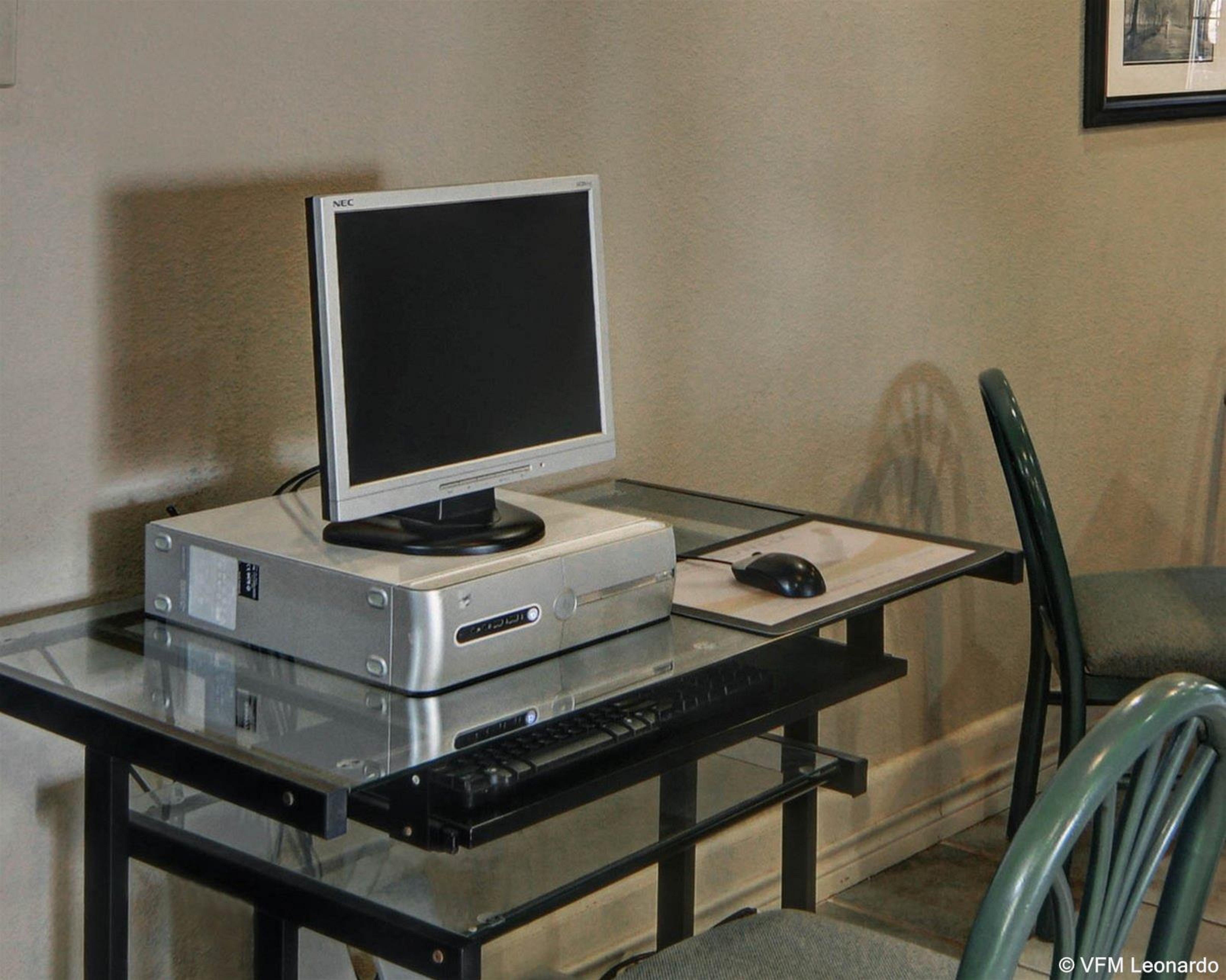 Quality Inn & Suites ويذرفورد المظهر الخارجي الصورة