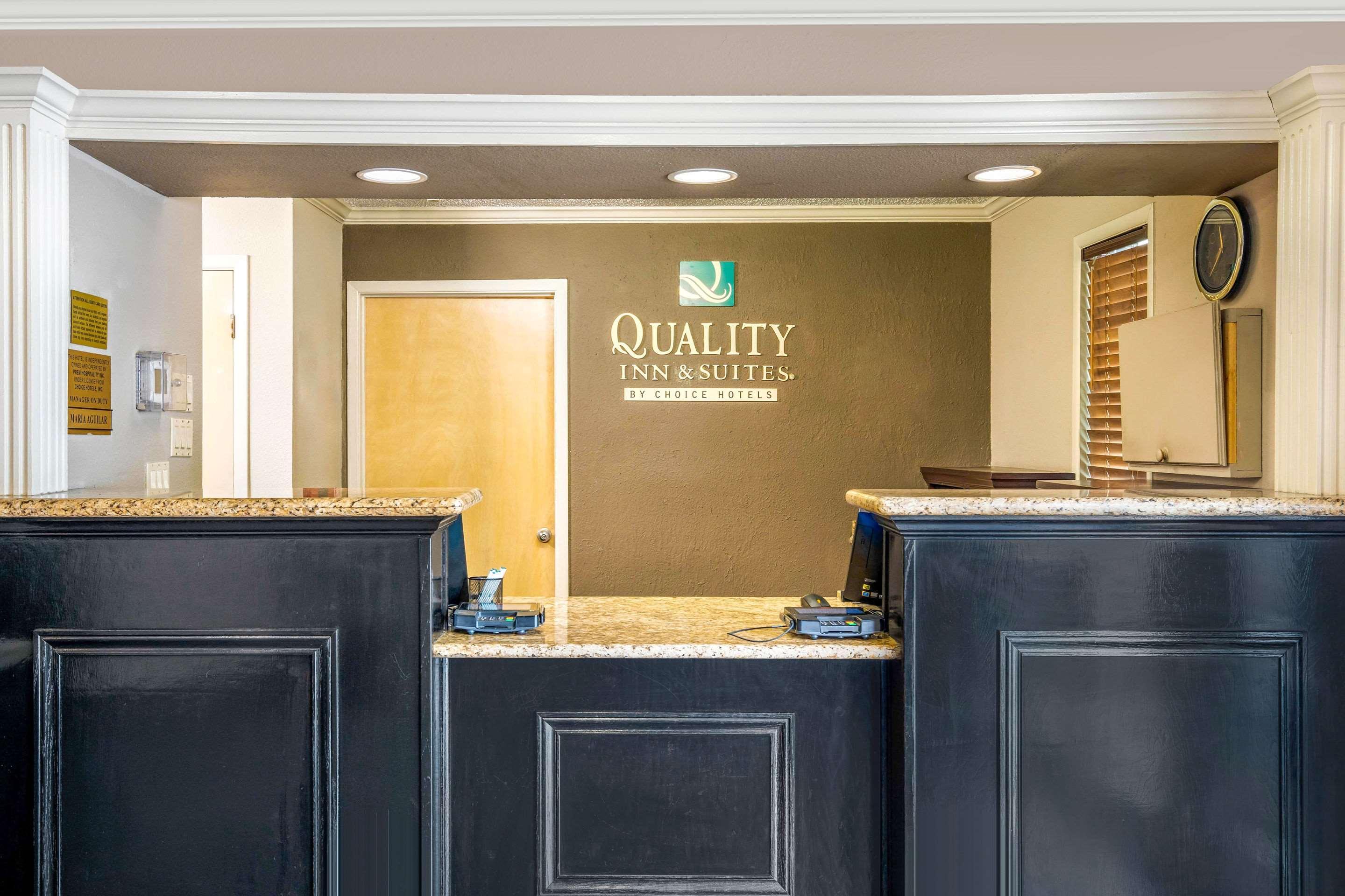 Quality Inn & Suites ويذرفورد المظهر الخارجي الصورة