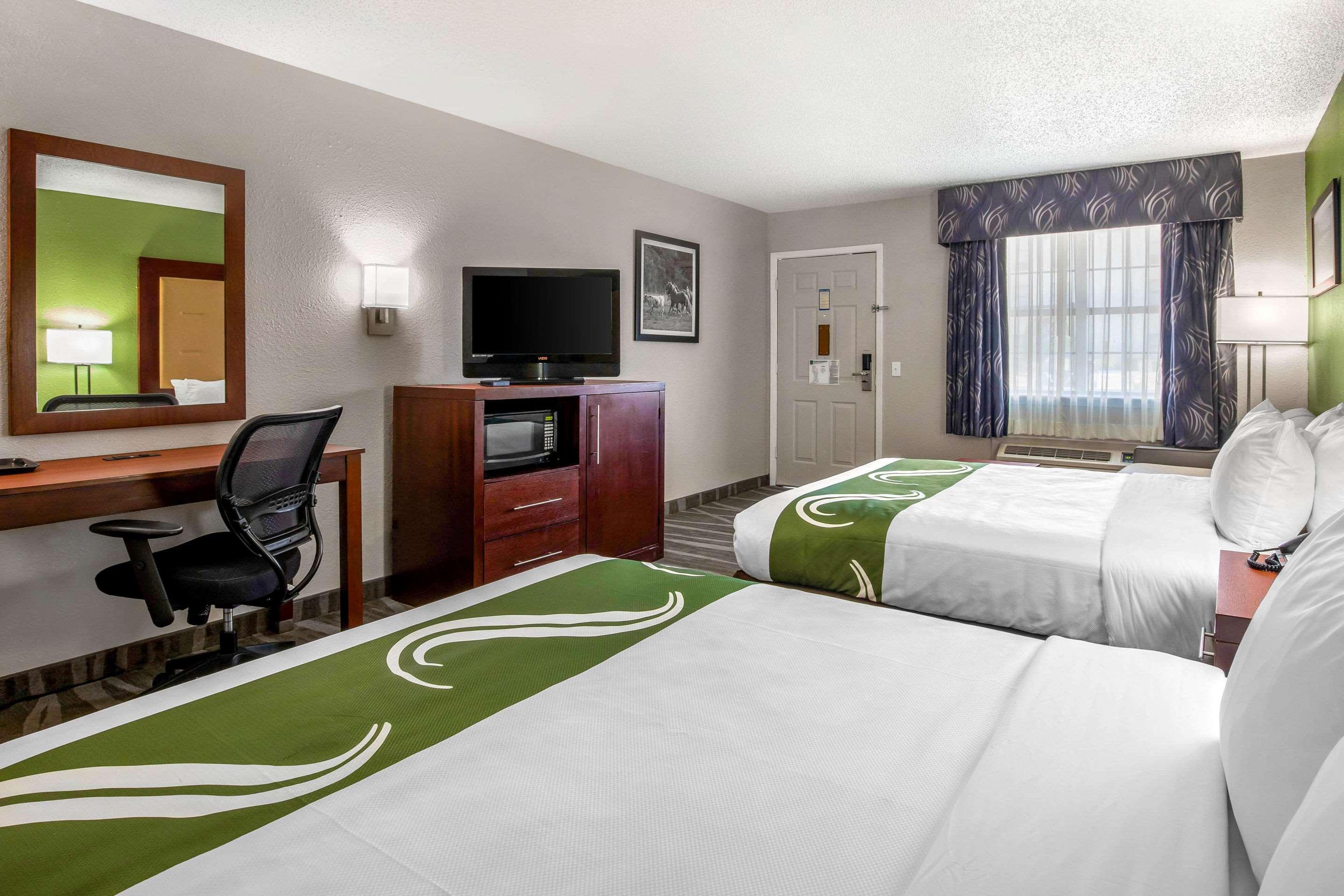 Quality Inn & Suites ويذرفورد المظهر الخارجي الصورة