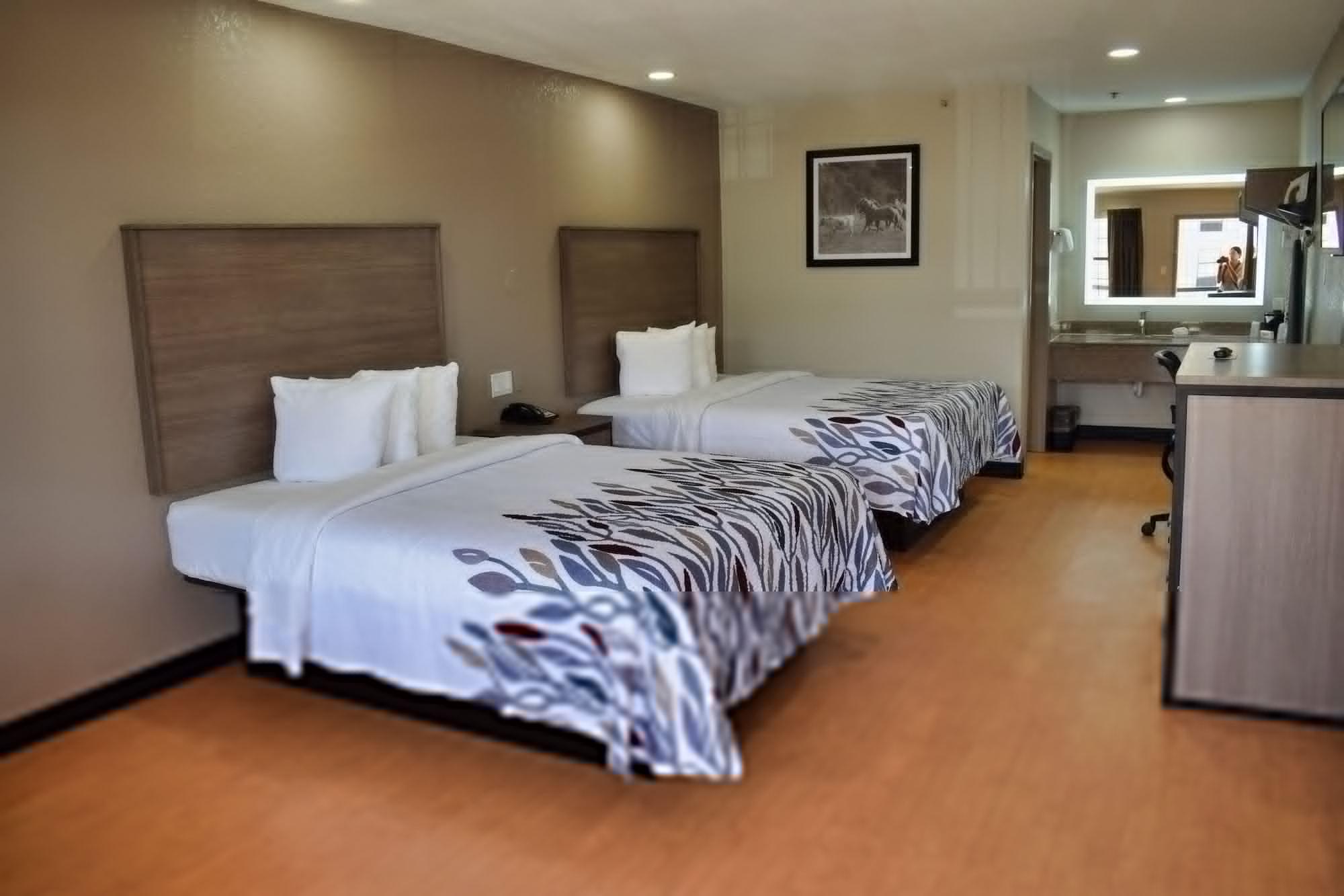 Quality Inn & Suites ويذرفورد المظهر الخارجي الصورة