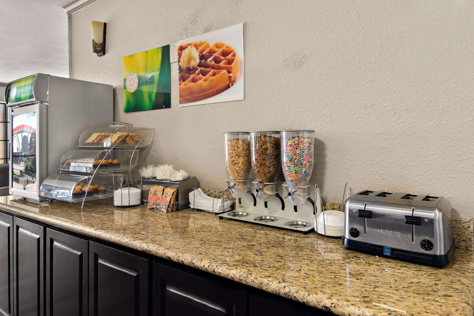 Quality Inn & Suites ويذرفورد المظهر الخارجي الصورة