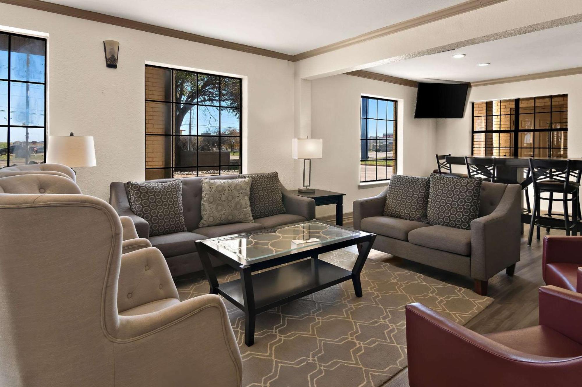 Quality Inn & Suites ويذرفورد المظهر الخارجي الصورة
