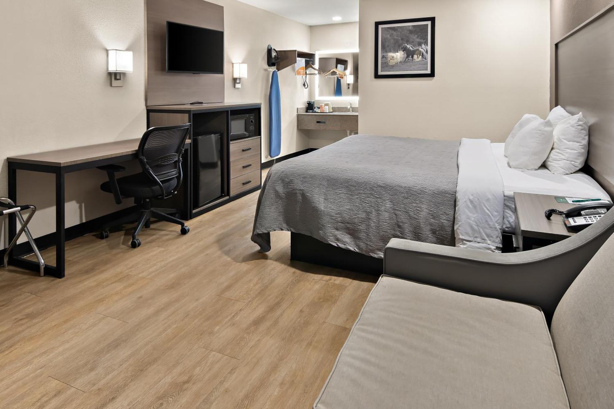 Quality Inn & Suites ويذرفورد المظهر الخارجي الصورة