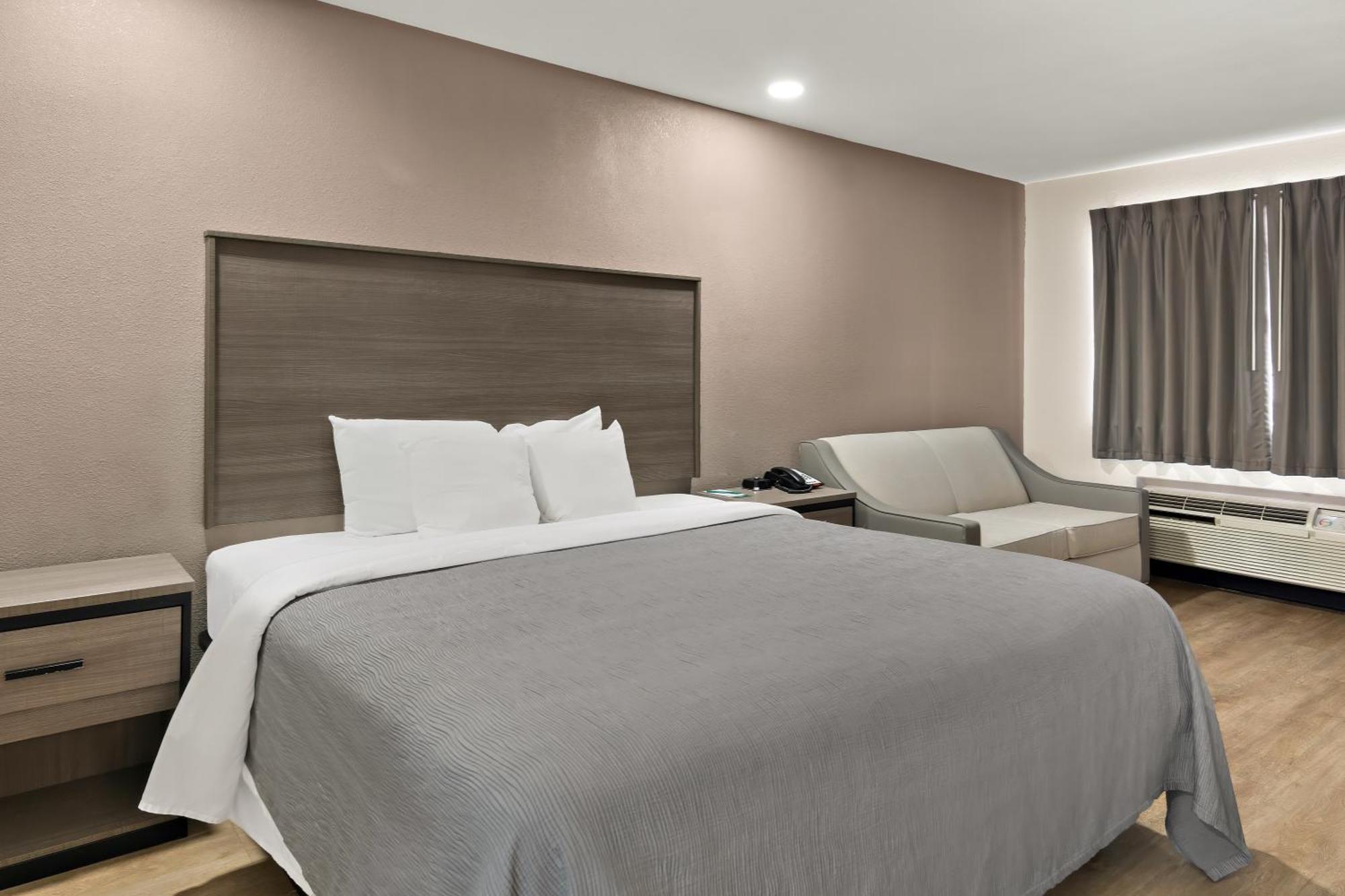 Quality Inn & Suites ويذرفورد المظهر الخارجي الصورة