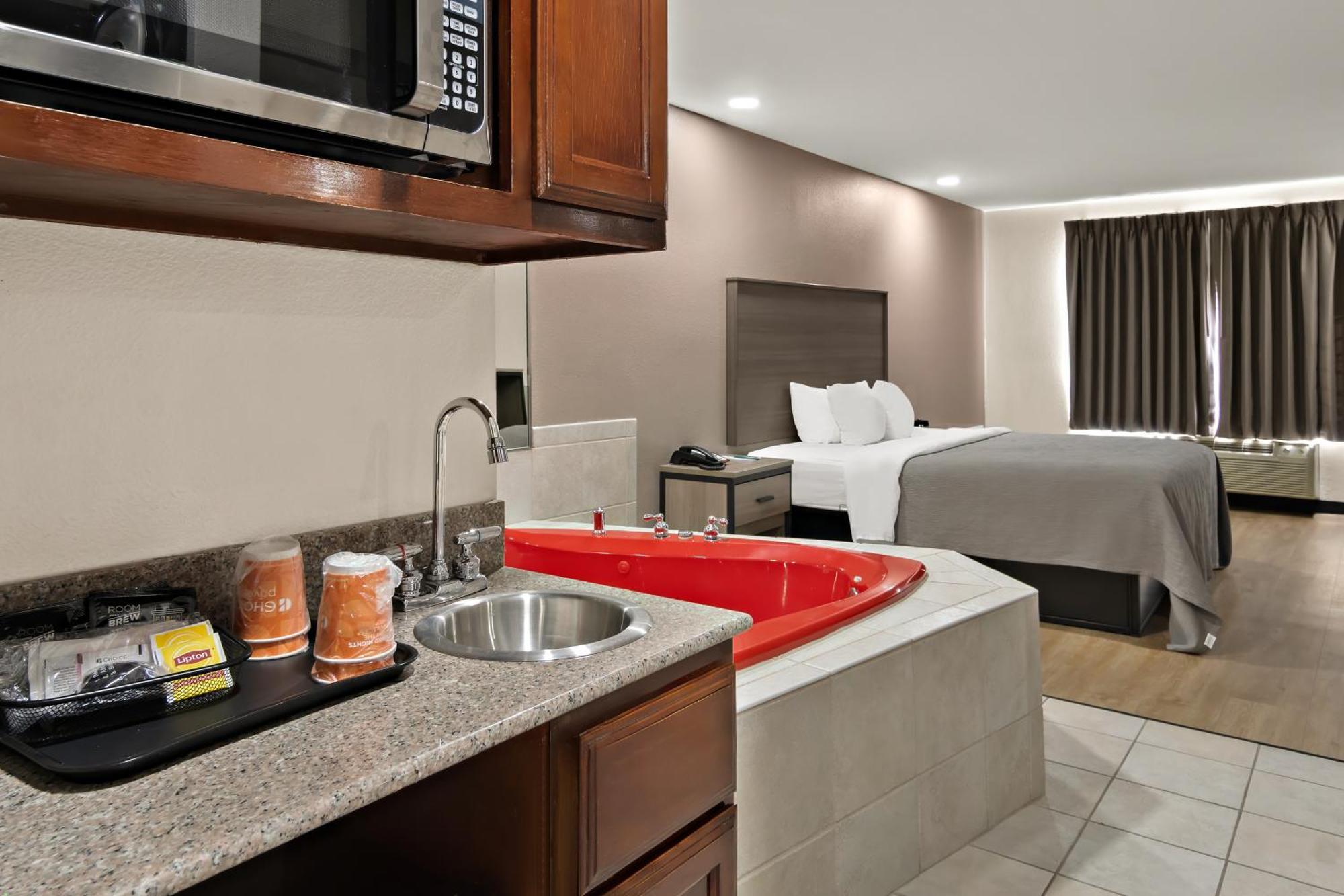 Quality Inn & Suites ويذرفورد المظهر الخارجي الصورة