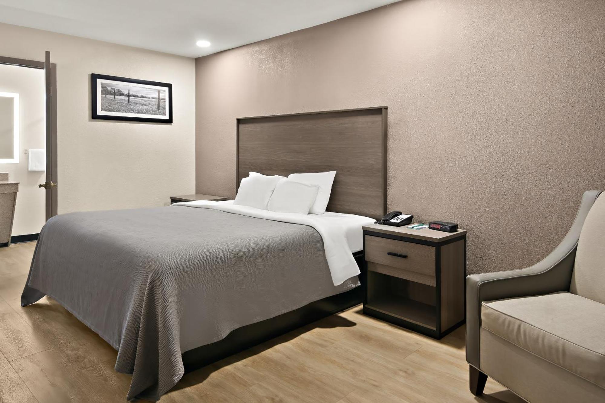 Quality Inn & Suites ويذرفورد المظهر الخارجي الصورة