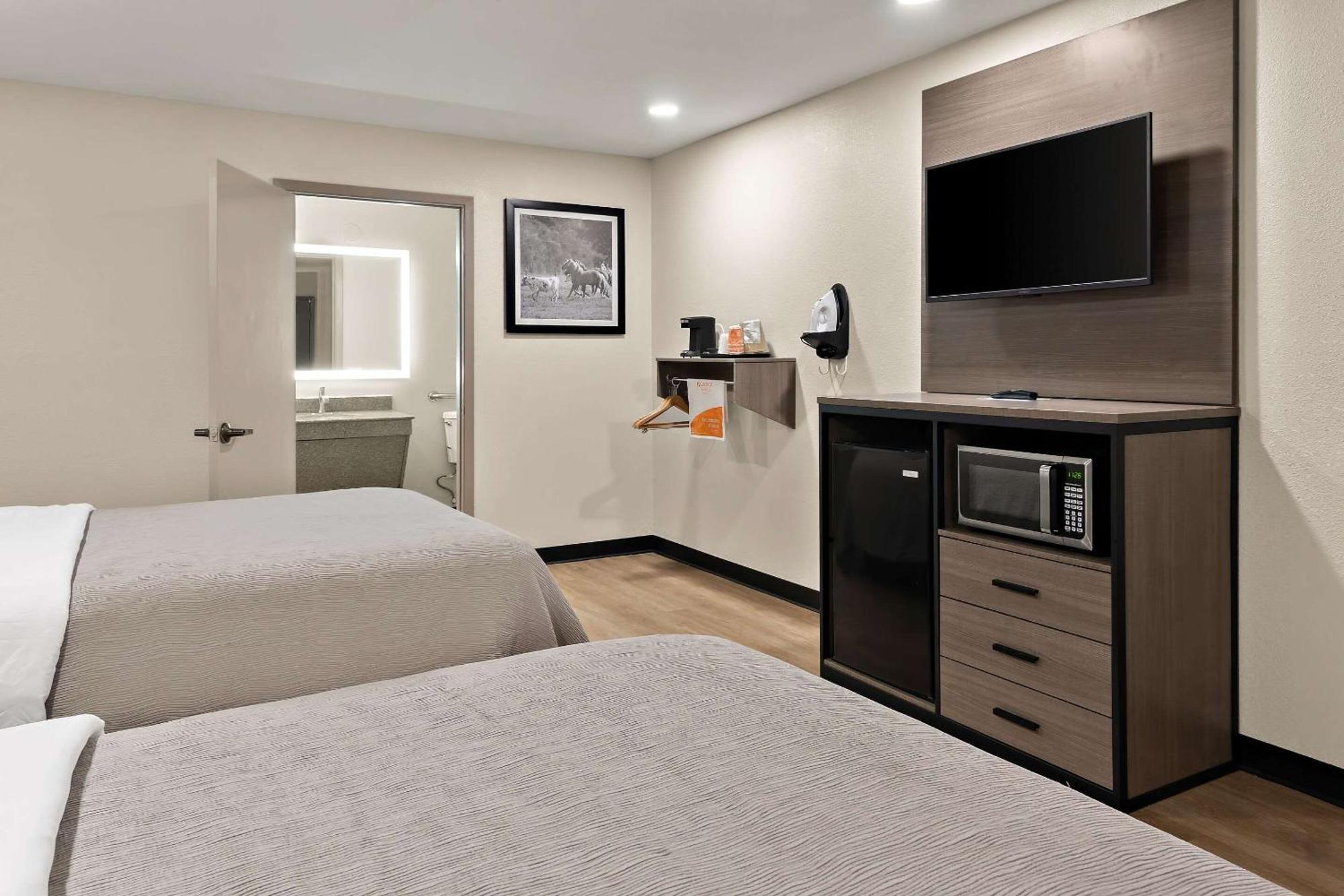 Quality Inn & Suites ويذرفورد المظهر الخارجي الصورة