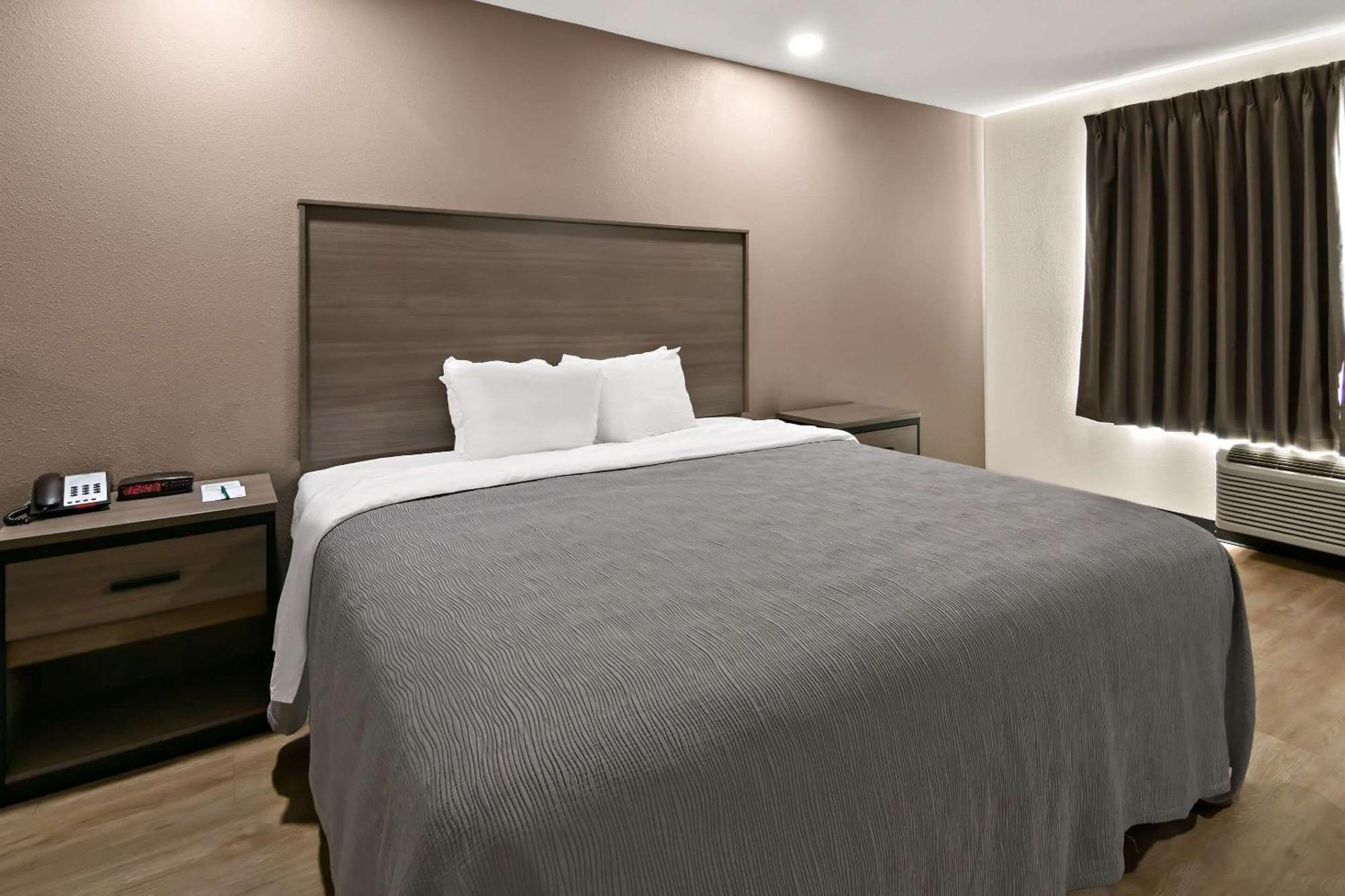 Quality Inn & Suites ويذرفورد المظهر الخارجي الصورة